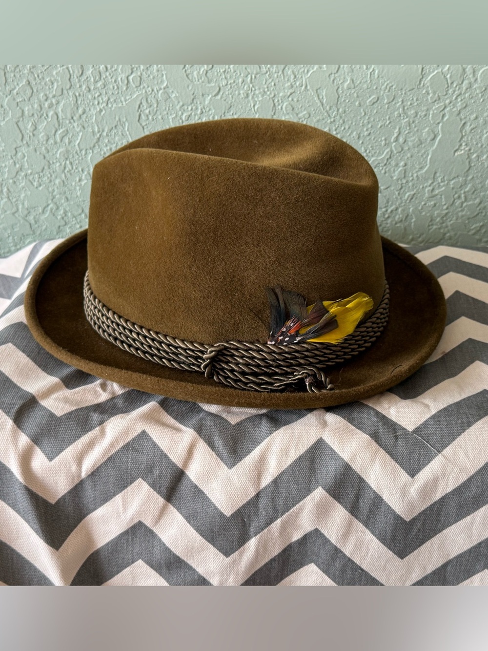 Vintage Pierre Dorval Velurin Brown
Fedora